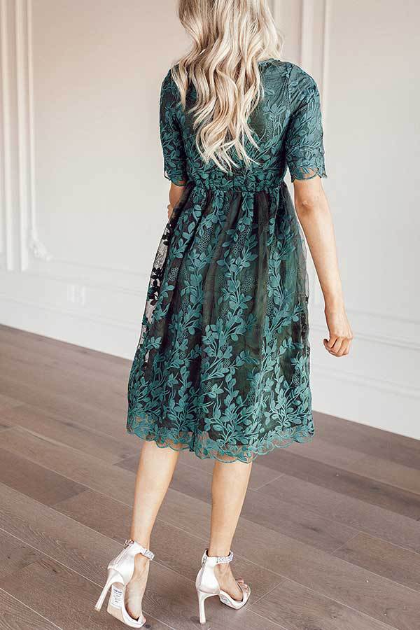 Plus Size Mid-length Lace Embroidered Short Sleeve Women's Dress