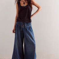 Womens Pleated Denim Jeans
